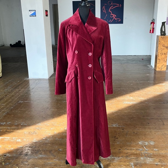 Burgundy velvet full length trenchcoat - Picture 1 of 13